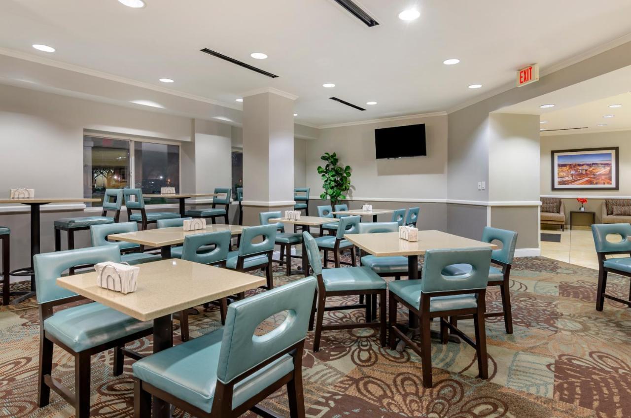 Charleston Tower Hotel Bagian luar foto