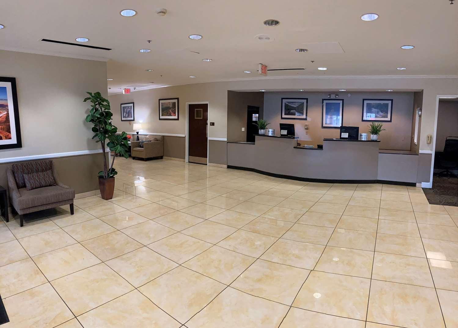 Charleston Tower Hotel Bagian luar foto