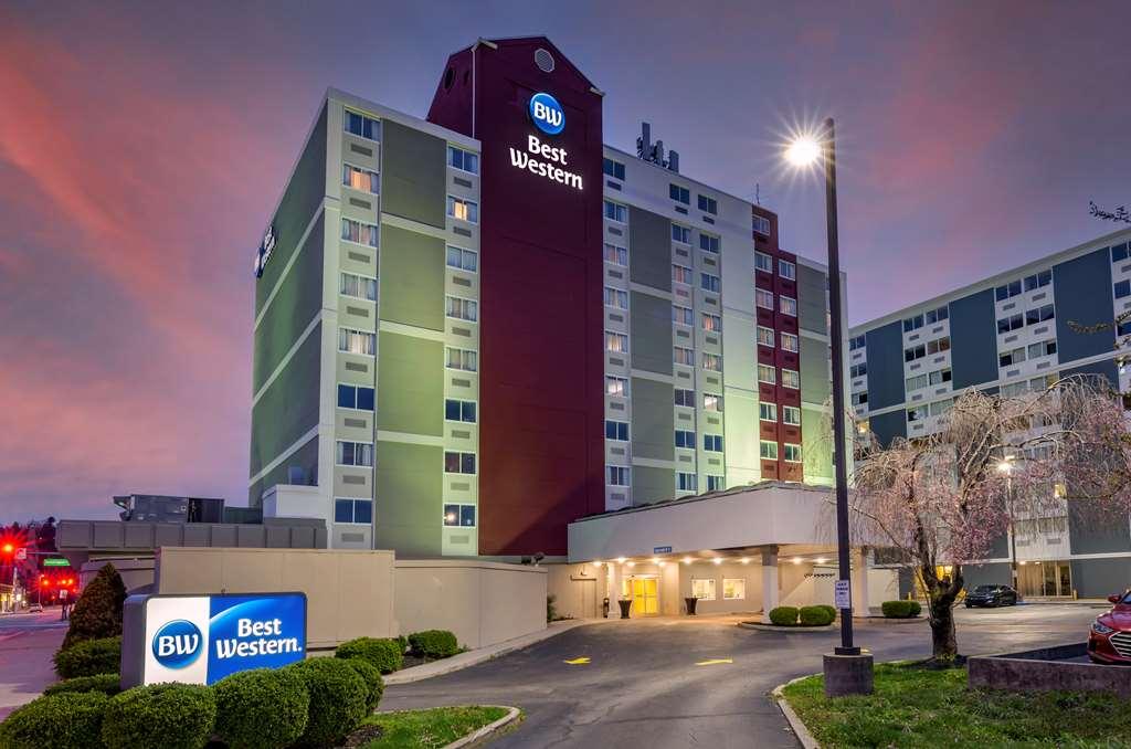 Charleston Tower Hotel Bagian luar foto