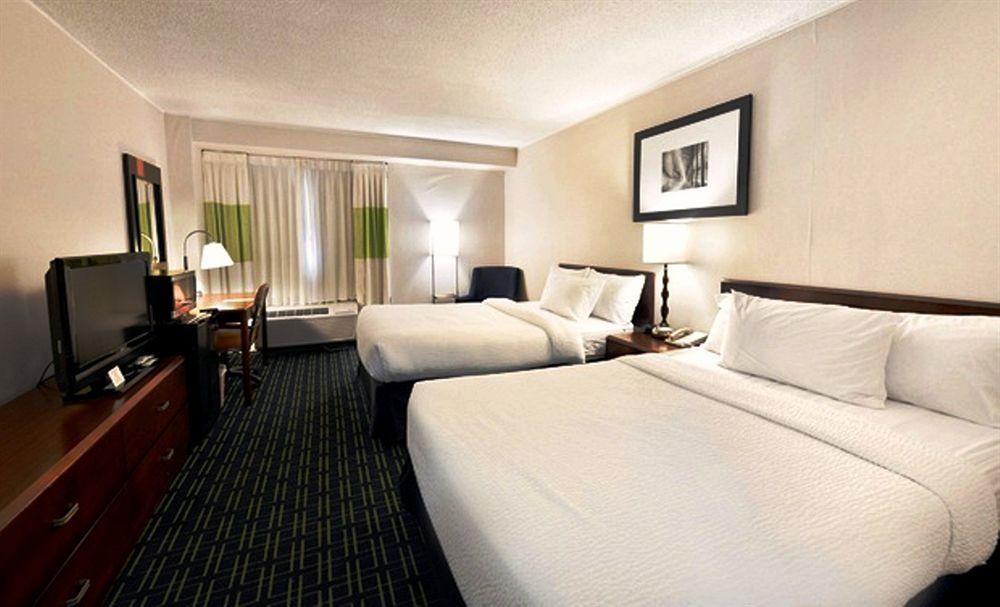 Charleston Tower Hotel Bagian luar foto